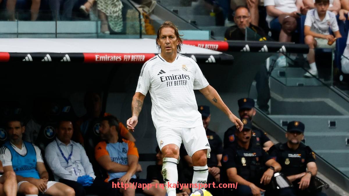 开云体育官网app下载-拜仁慕尼黑对战德甲各球队完整比赛名单及结果回顾